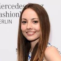 Julia Krueger Meztelen