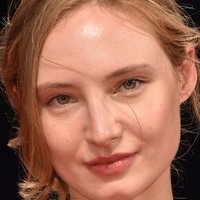 Julia Roy Meztelen