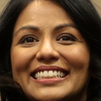 Karen David Meztelen