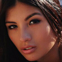 Karen Vi Meztelen