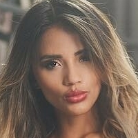 Karina García Meztelen