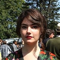 Katie Boland Meztelen