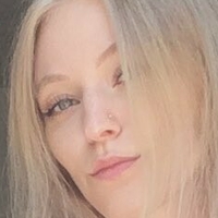 Katrine Meztelen