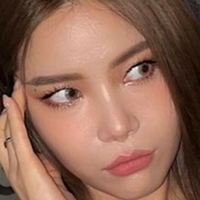 Kim Yong-sun Meztelen