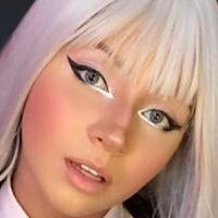 Laura Tsuki Meztelen