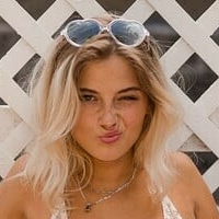 Leah Rose Meztelen
