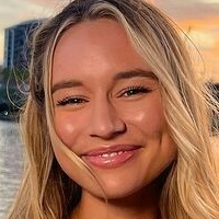 Lia Lewis Gribius Meztelen