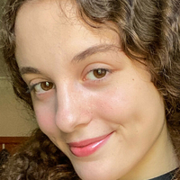 Lilah Meztelen