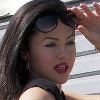 Linna Pearl Meztelen