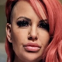 Louise Brereton Meztelen