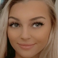 Lovelyhales Meztelen