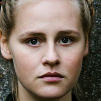 Lucie Hollmann Meztelen