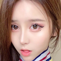 Lydia Yuna Meztelen