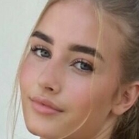 mackenziehart Meztelen