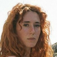 Madeleine Baldachino Meztelen
