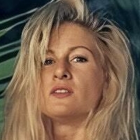 Madusa Meztelen