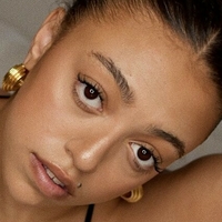 Mahalia Meztelen