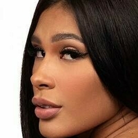 MC Pocahontas Meztelen
