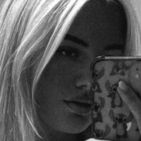 Mic’d Up Issy Meztelen