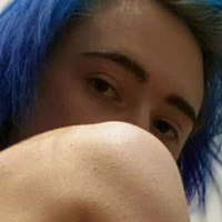micugh Meztelen