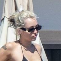 Miley Cyrus Meztelen
