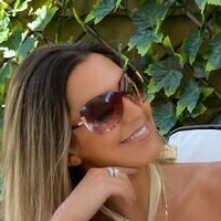 Miss V Meztelen