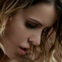 Model Sharona Meztelen