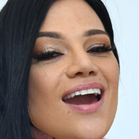 Mona Azar Meztelen
