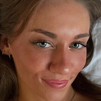 Natascha Sophie Meztelen