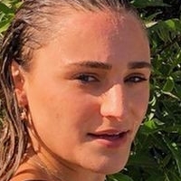 Niamh Emerson Meztelen