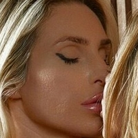 Nikki Luciaa Meztelen