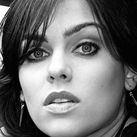 Nina Burri Meztelen