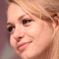 Penelope Mitchell Meztelen
