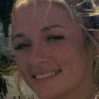 Peytyn Oliver Meztelen