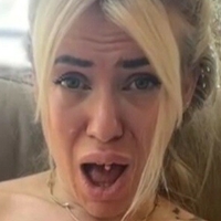 Pia July Meztelen
