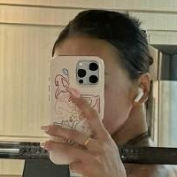 qisevenmonth Meztelen