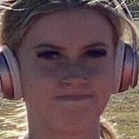 Riley Nuttall Meztelen