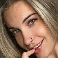 Riley Wood Meztelen