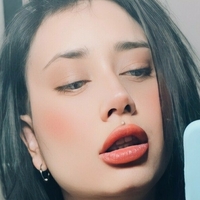 Romy Kush Meztelen