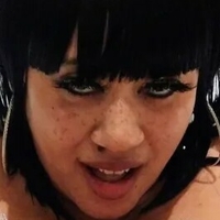 Roxi Red Meztelen
