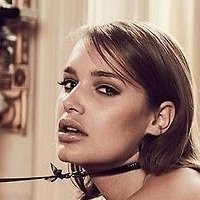 Sabina Toet Meztelen