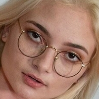 Sabrina May Meztelen