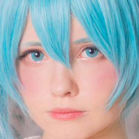 Saya Scarlet Meztelen