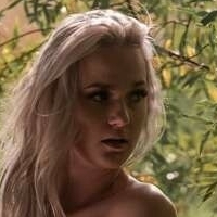 Sensual.Lauri Meztelen