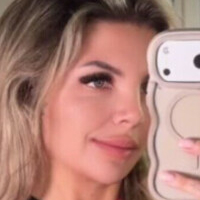 Shania Howard Meztelen