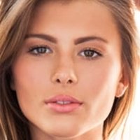 Shelby Bay Meztelen