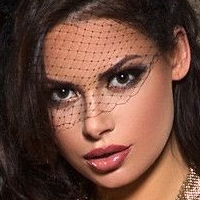 Shelly Lee Meztelen