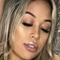 Silicone Babe Meztelen
