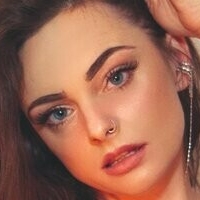 Sophie Suicide Meztelen