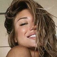 Stefanie Gurzanski Meztelen